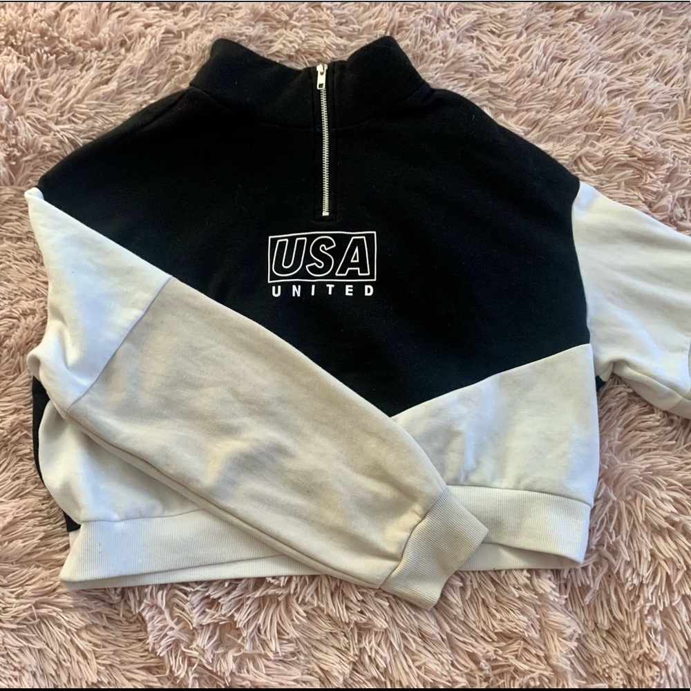 Cropped 3 Quarter Zip Up